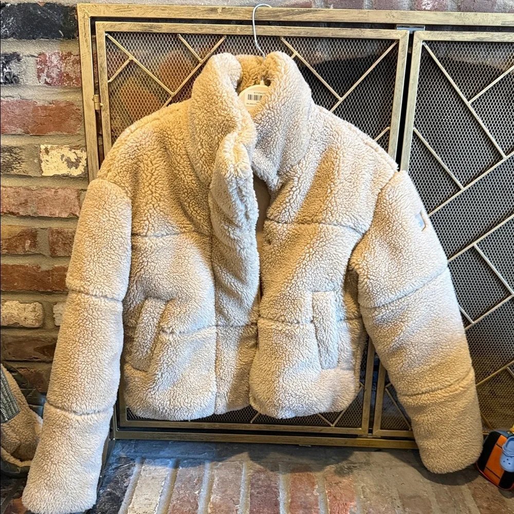 ALO Yoga Cream Sherpa Puffer Jacket - Picture 3 of 3